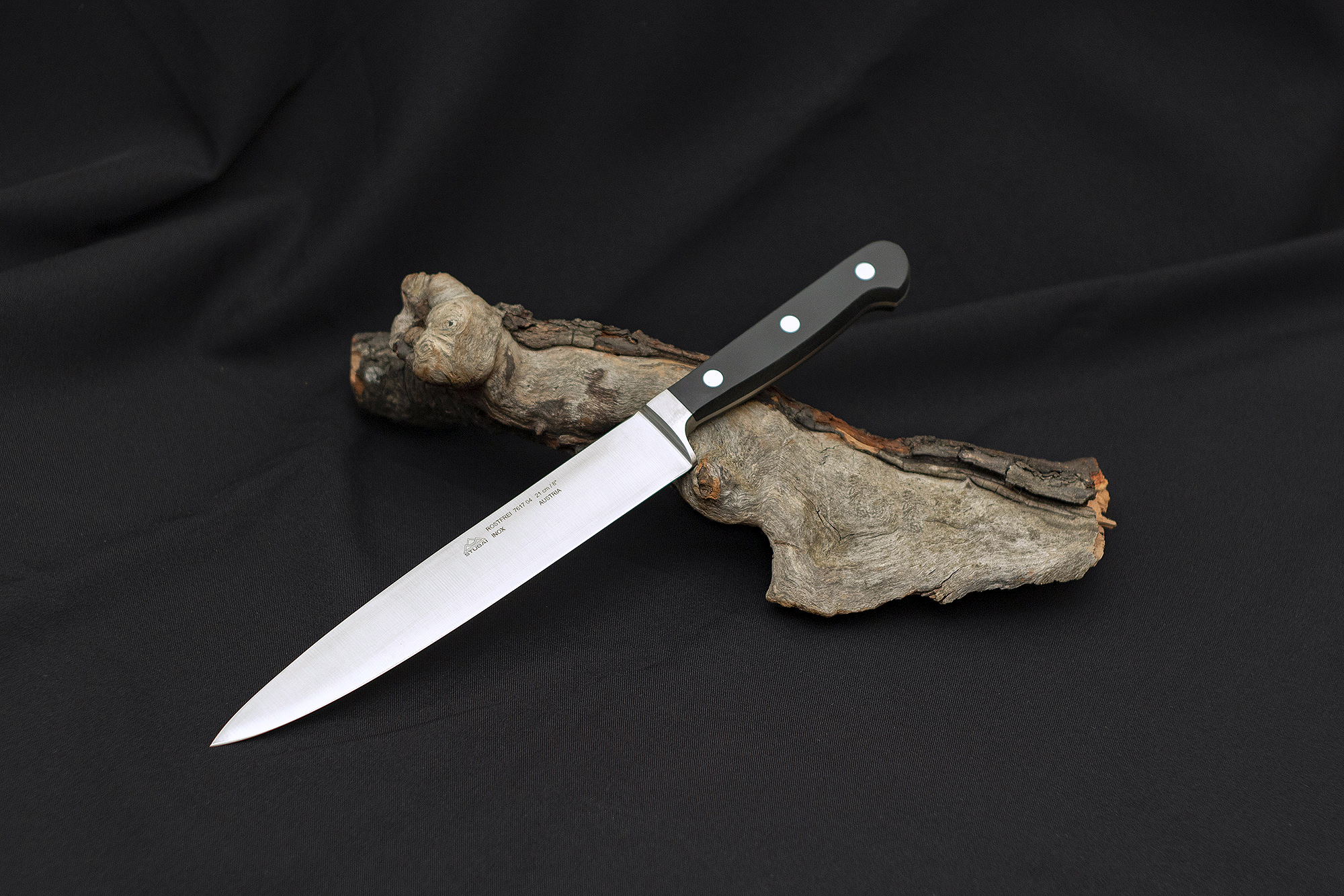 Sepistatud kokanuga, 210 mm