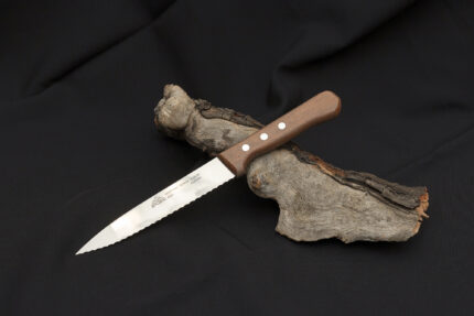 Kitchen knife with sertation, 160 mm