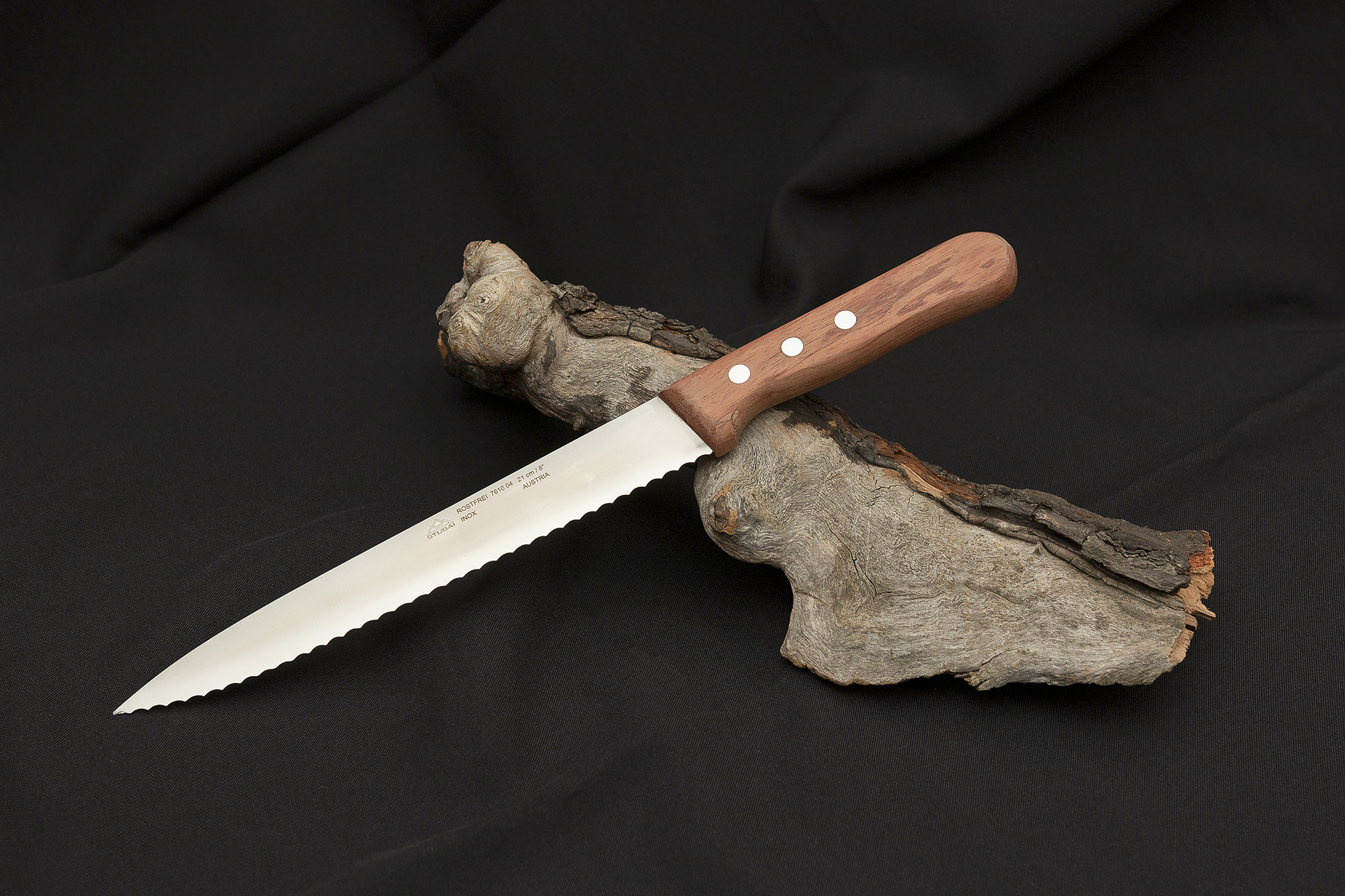 Kööginuga sakilise teraga, 210 mm